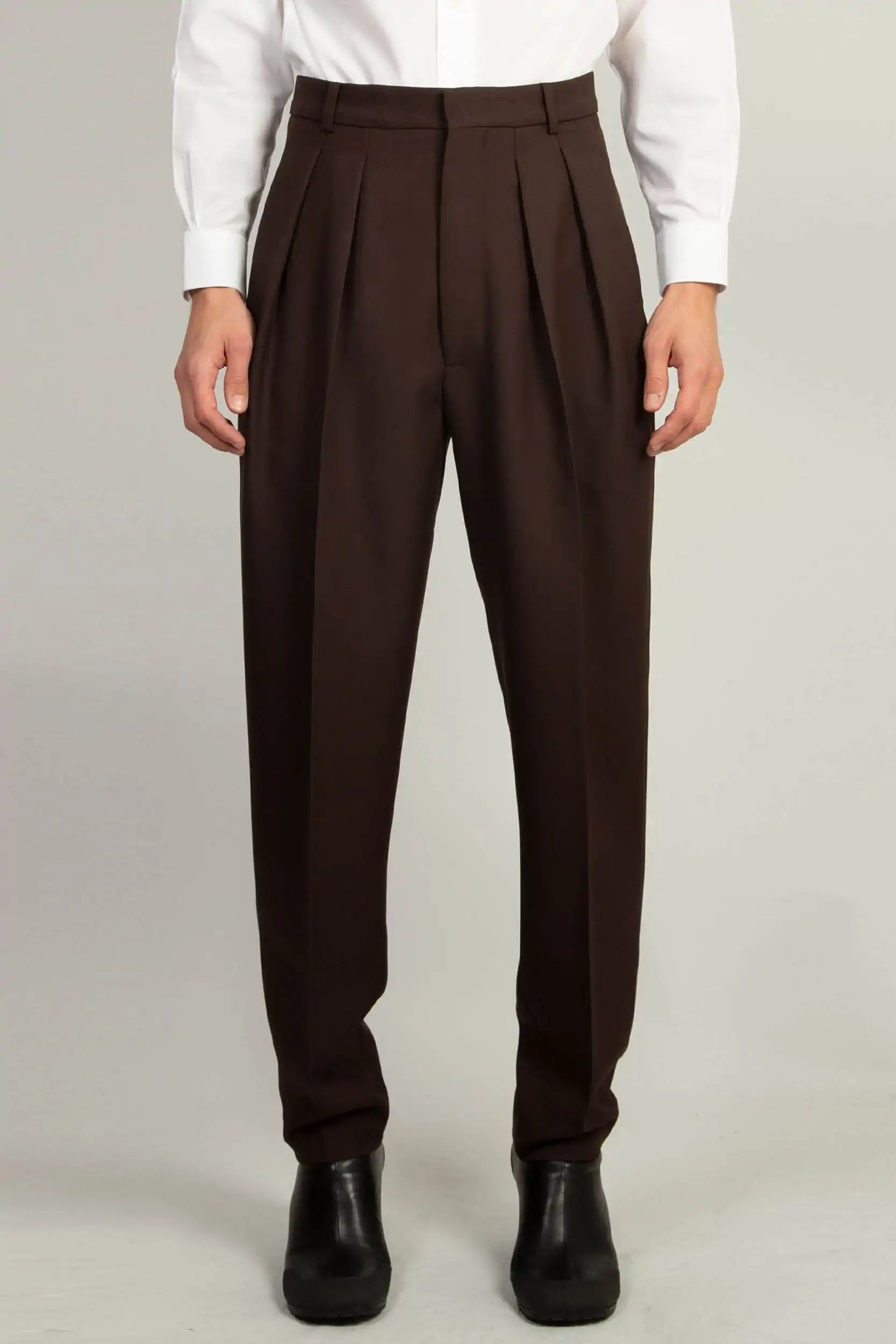 Pleated Tapered Trouser - Mid Brown