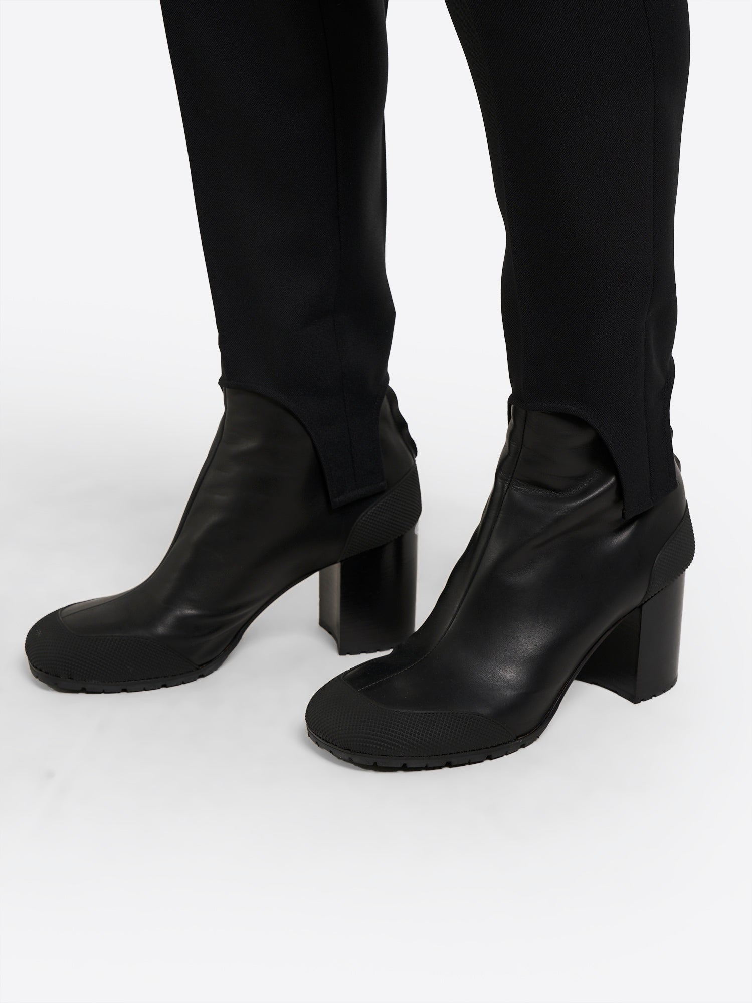 Garterless Trouser - Black