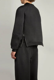 黑色插肩袖卫衣