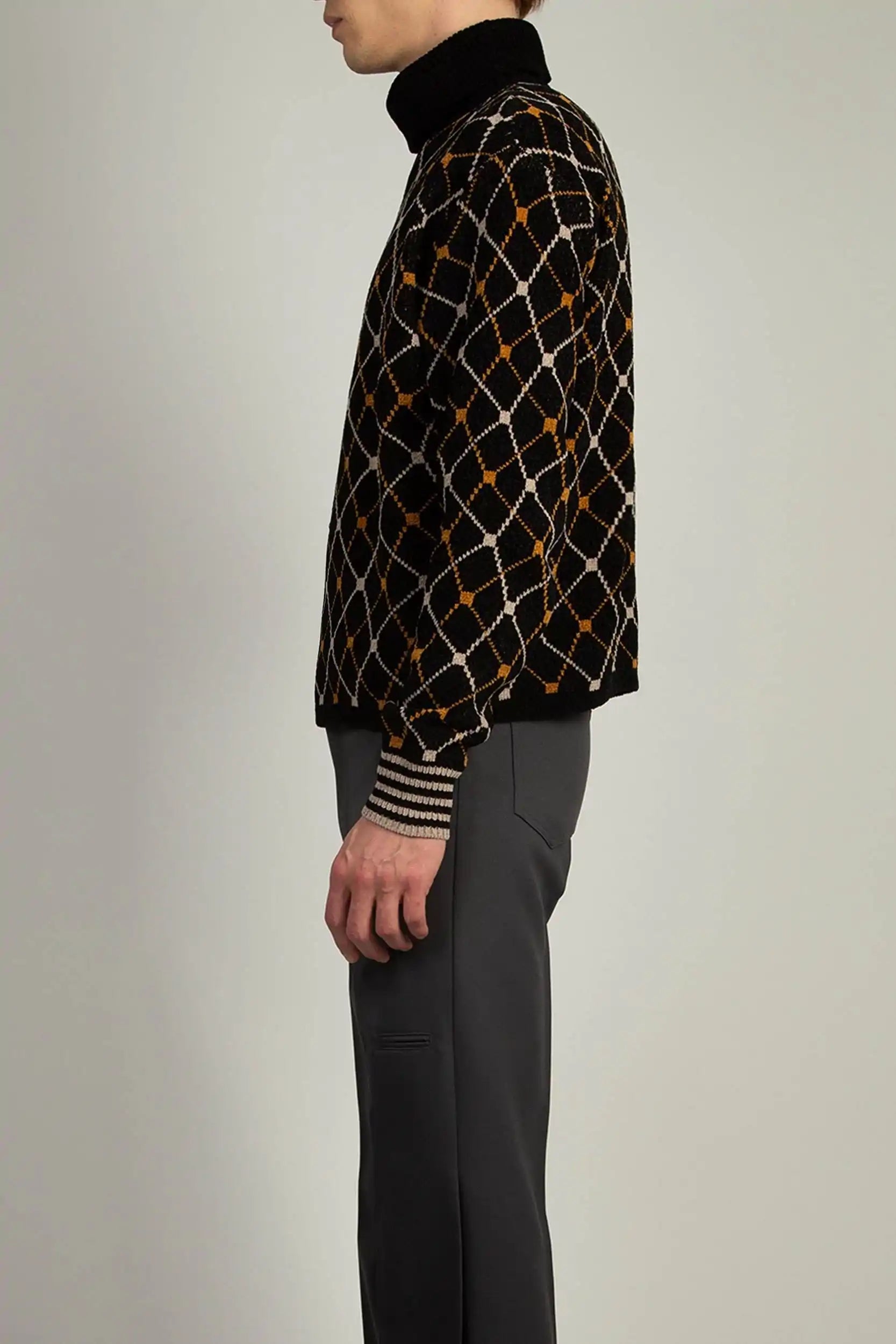 Jaquard Roll Neck - Black